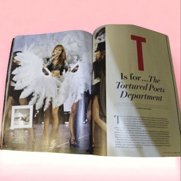 TAYLOR SWIFT A-Z PEOPLE Magazine SPECIAL EDITION NEW - Picture 10 of 15